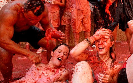 la tomatina buñol valencia
