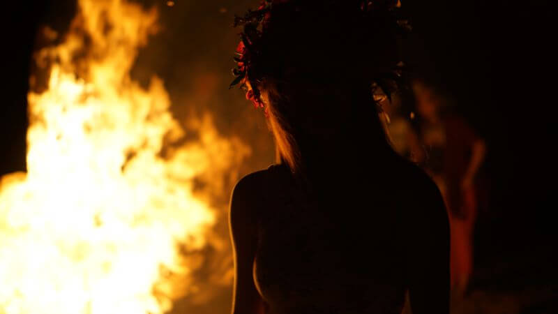 san-juan-bonfire-valencia-latvian-girl