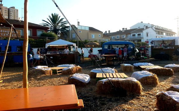 seatings in food truck festival puig